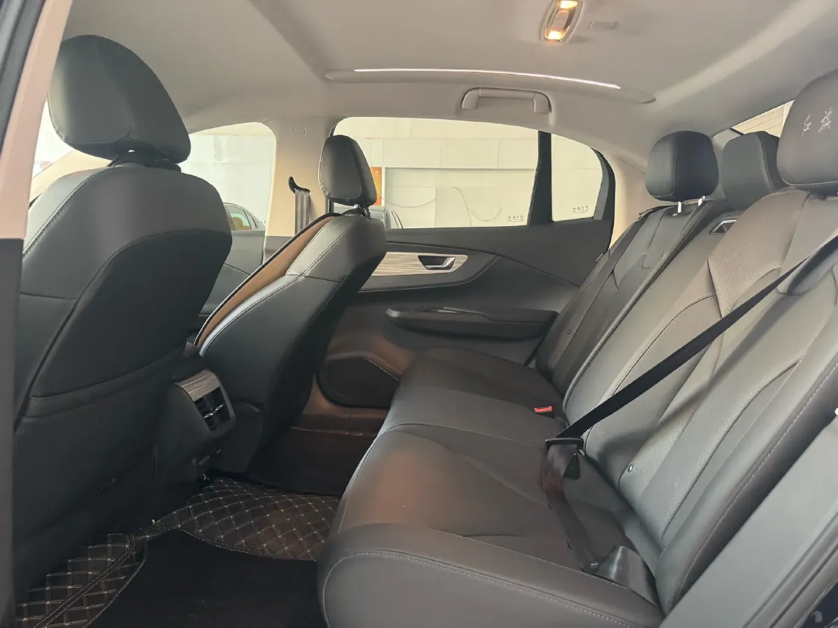 2023 HongQi E-QM5 BEV 74.9KWH,autocango,china used car exporter,china ev exporter,chinese used car exporter,chinese used ev exporter