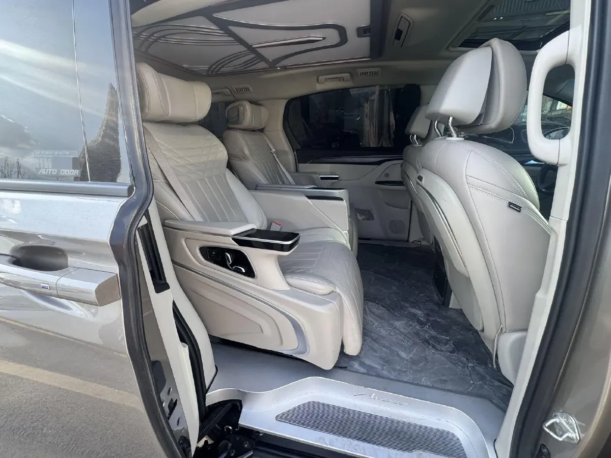 2023 Buick GL8 2.0T 237HP L4 9AT,autocango,china used car exporter,china ev exporter,chinese used car exporter,chinese used ev exporter