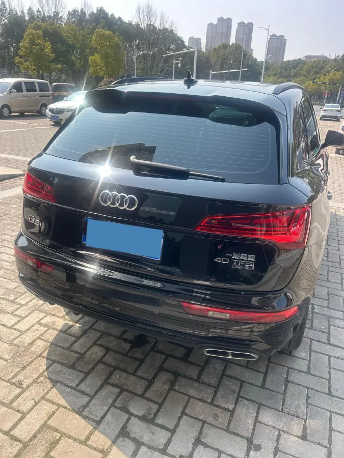 2025 Audi Q5L 2.0T 190HP L4 7DCT,autocango,china used car exporter,china ev exporter,chinese used car exporter,chinese used ev exporter