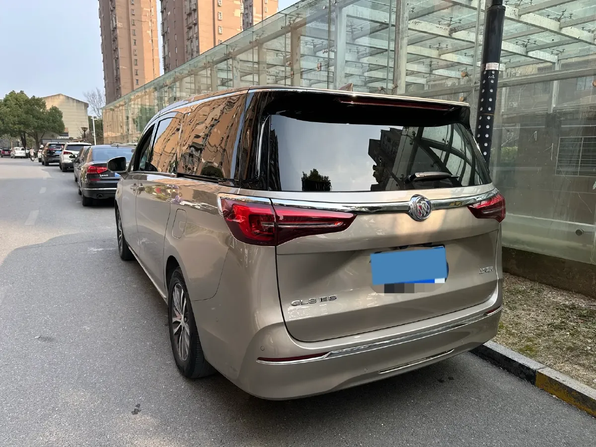 2023 Buick GL8 2.0T 237HP L4 9AT,autocango,china used car exporter,china ev exporter,chinese used car exporter,chinese used ev exporter