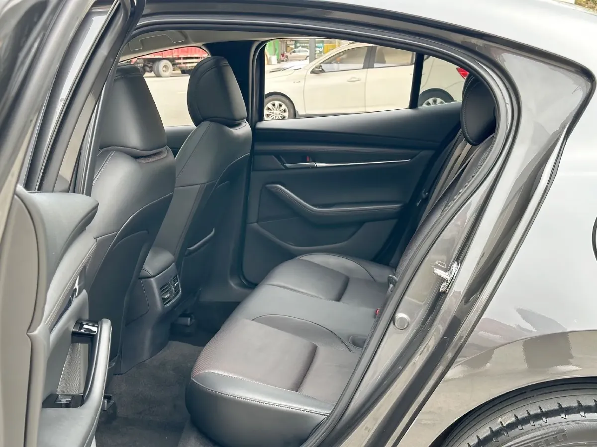 2020 Mazda 3 Axela 2.0L 158HP L4 6AT,autocango,china used car exporter,china ev exporter,chinese used car exporter,chinese used ev exporter