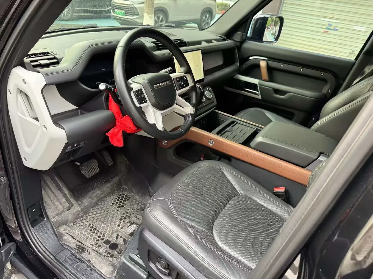 2024 Land Rover Defender 3.0T 400HP L6 8AT,autocango,china used car exporter,china ev exporter,chinese used car exporter,chinese used ev exporter
