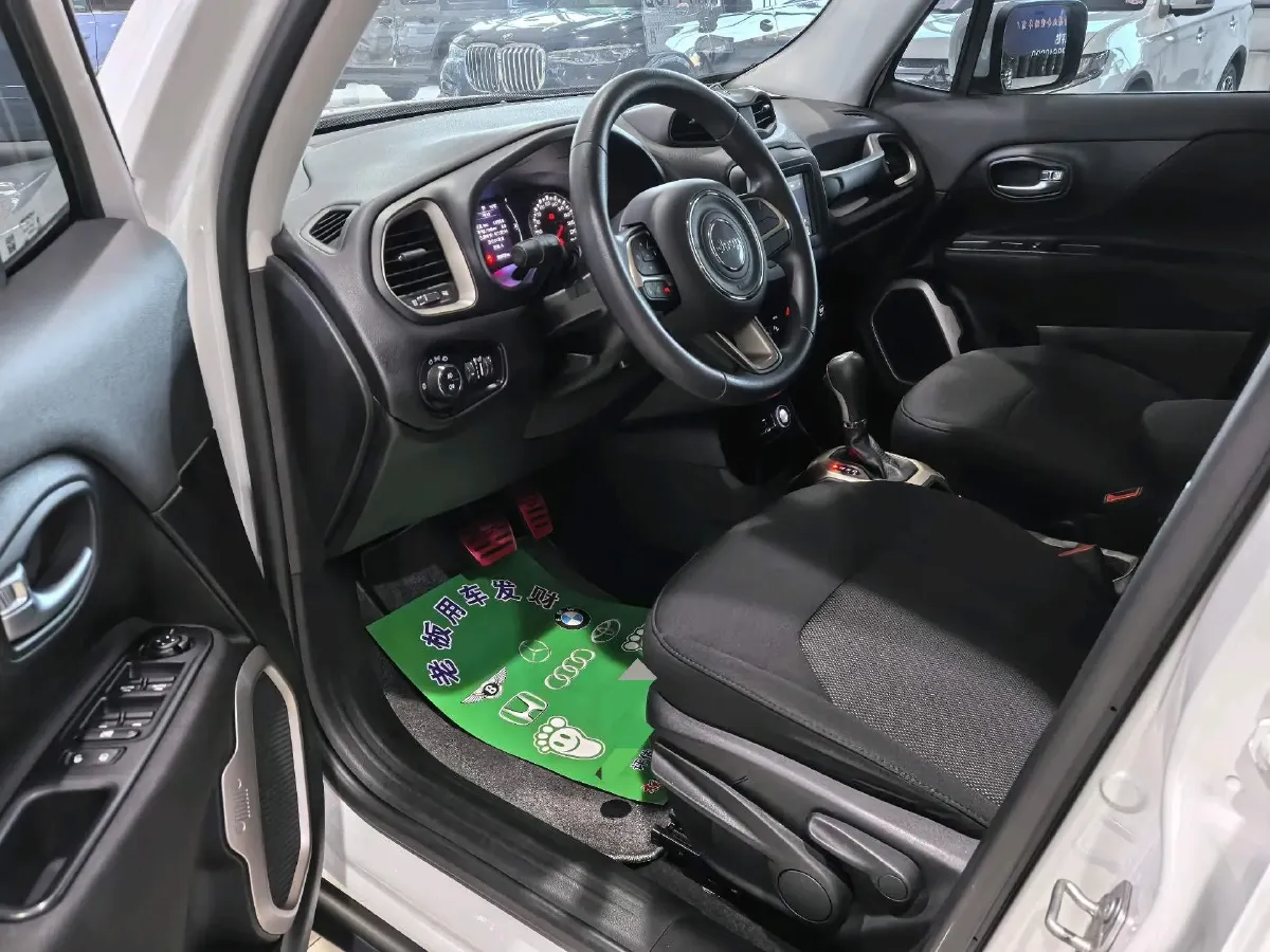 2018 Jeep Renegade 2.0L 148HP L4 9AT,autocango,china used car exporter,china ev exporter,chinese used car exporter,chinese used ev exporter