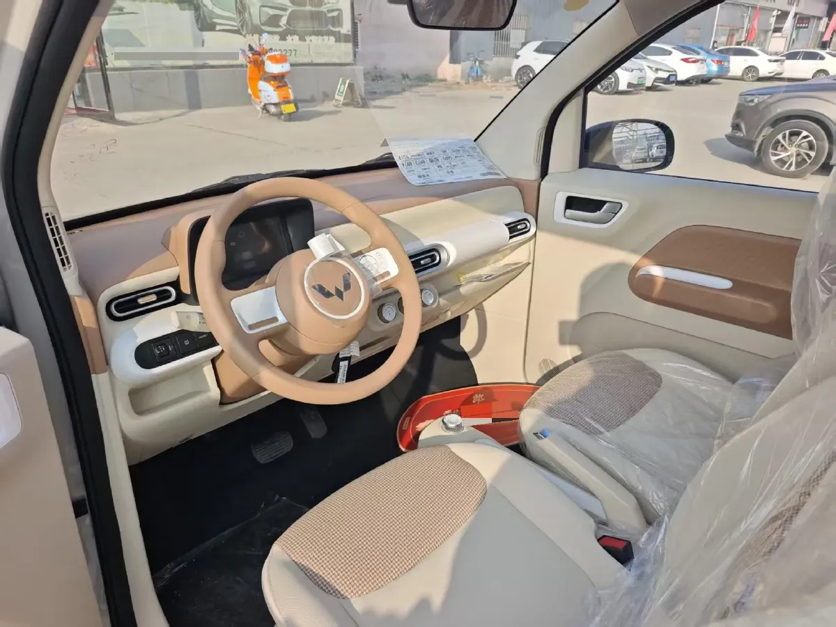 2024 WuLing HongGuang MINI EV BEV 17.3KWH,autocango,china used car exporter,china ev exporter,chinese used car exporter,chinese used ev exporter