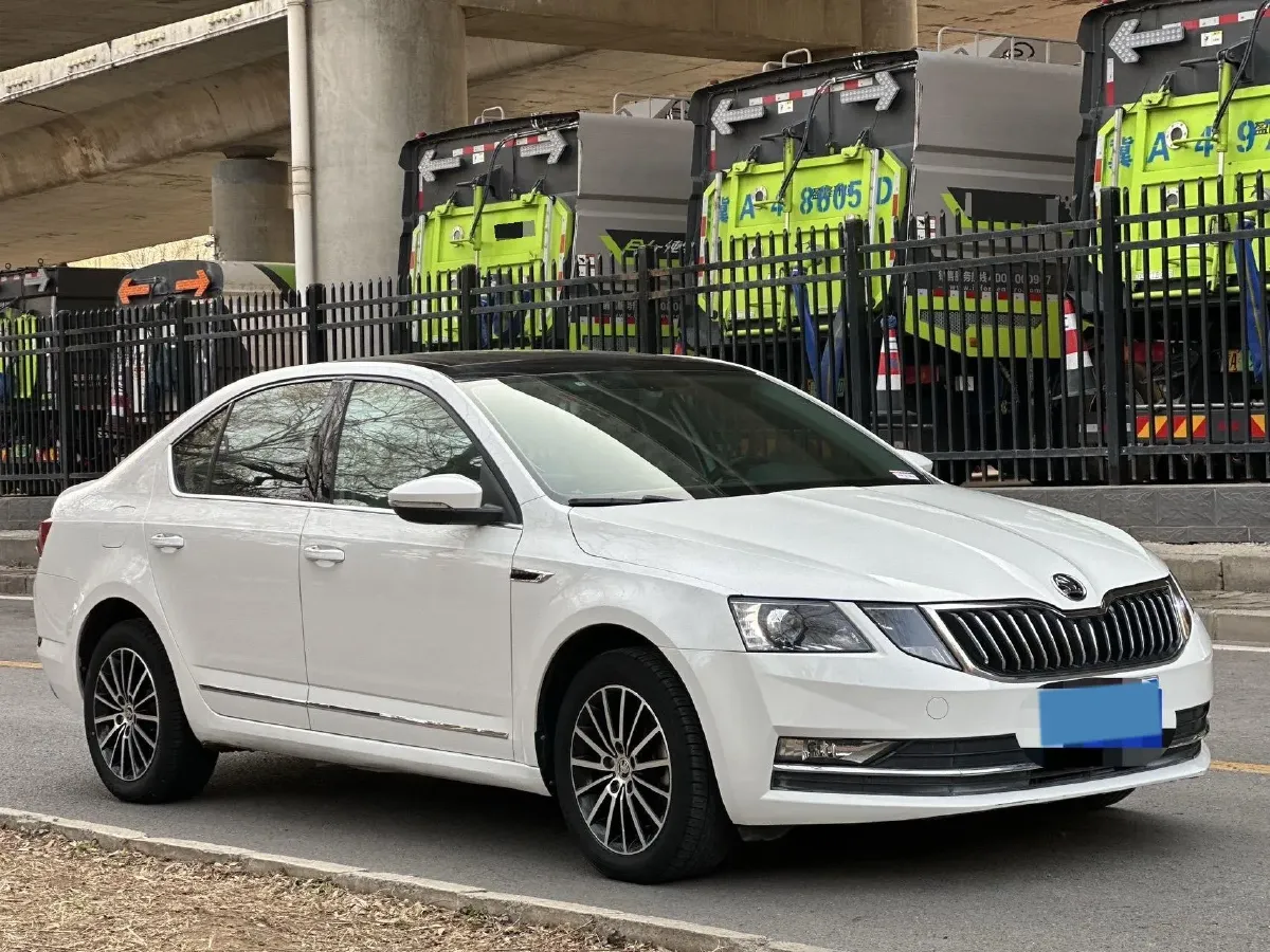 2018 Skoda Octavia 1.2T 116HP L4 7DCT,autocango,china used car exporter,china ev exporter,chinese used car exporter,chinese used ev exporter