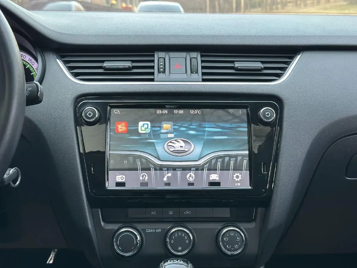 2018 Skoda Octavia 1.2T 116HP L4 7DCT,autocango,china used car exporter,china ev exporter,chinese used car exporter,chinese used ev exporter