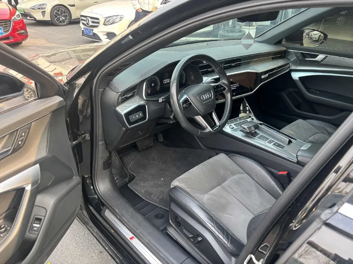 2021 Audi A6L 2.0T 224HP L4 7DCT,autocango,china used car exporter,china ev exporter,chinese used car exporter,chinese used ev exporter