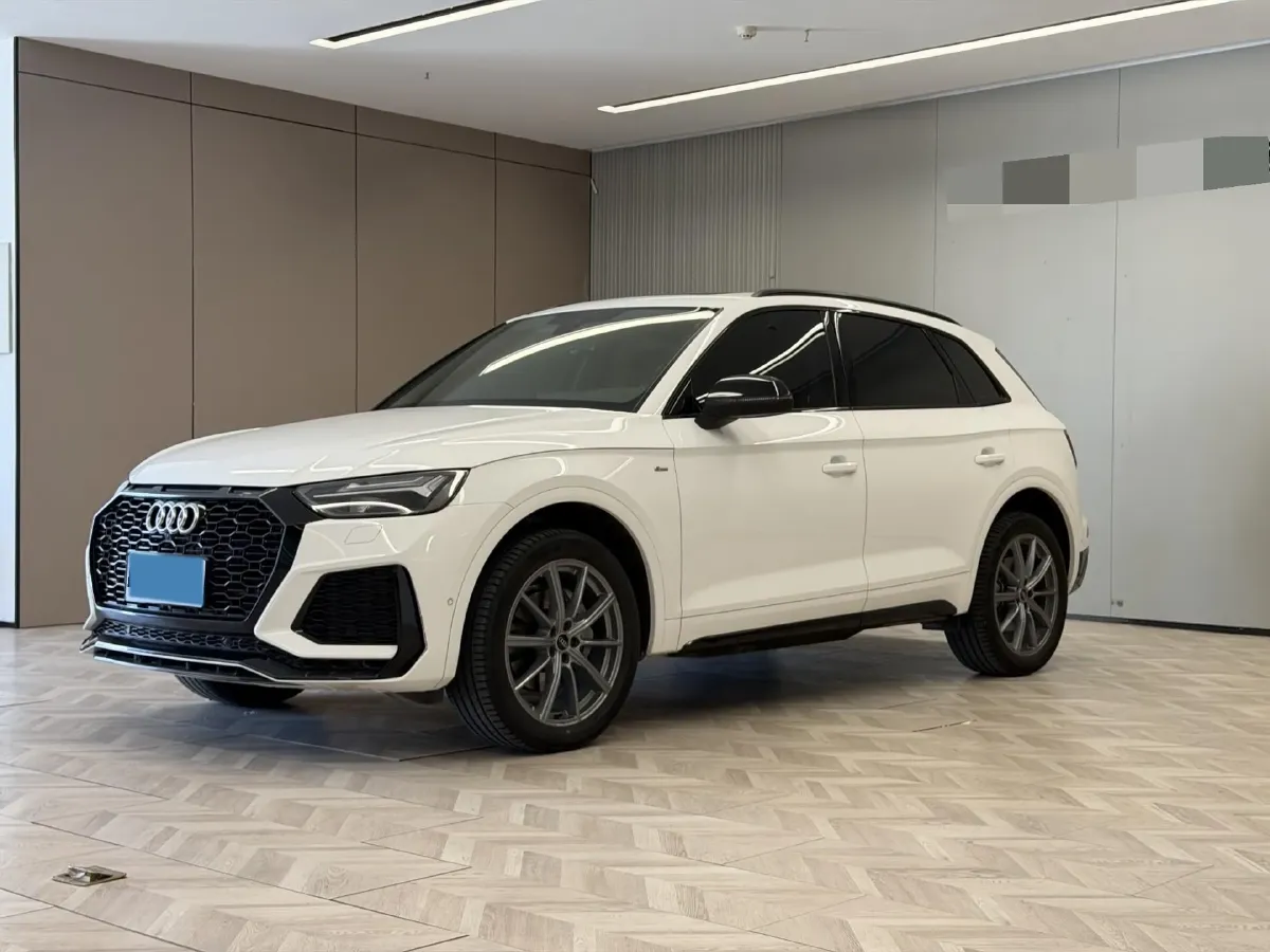 2022 Audi Q5L 2.0T 252HP L4 7DCT,autocango,china used car exporter,china ev exporter,chinese used car exporter,chinese used ev exporter