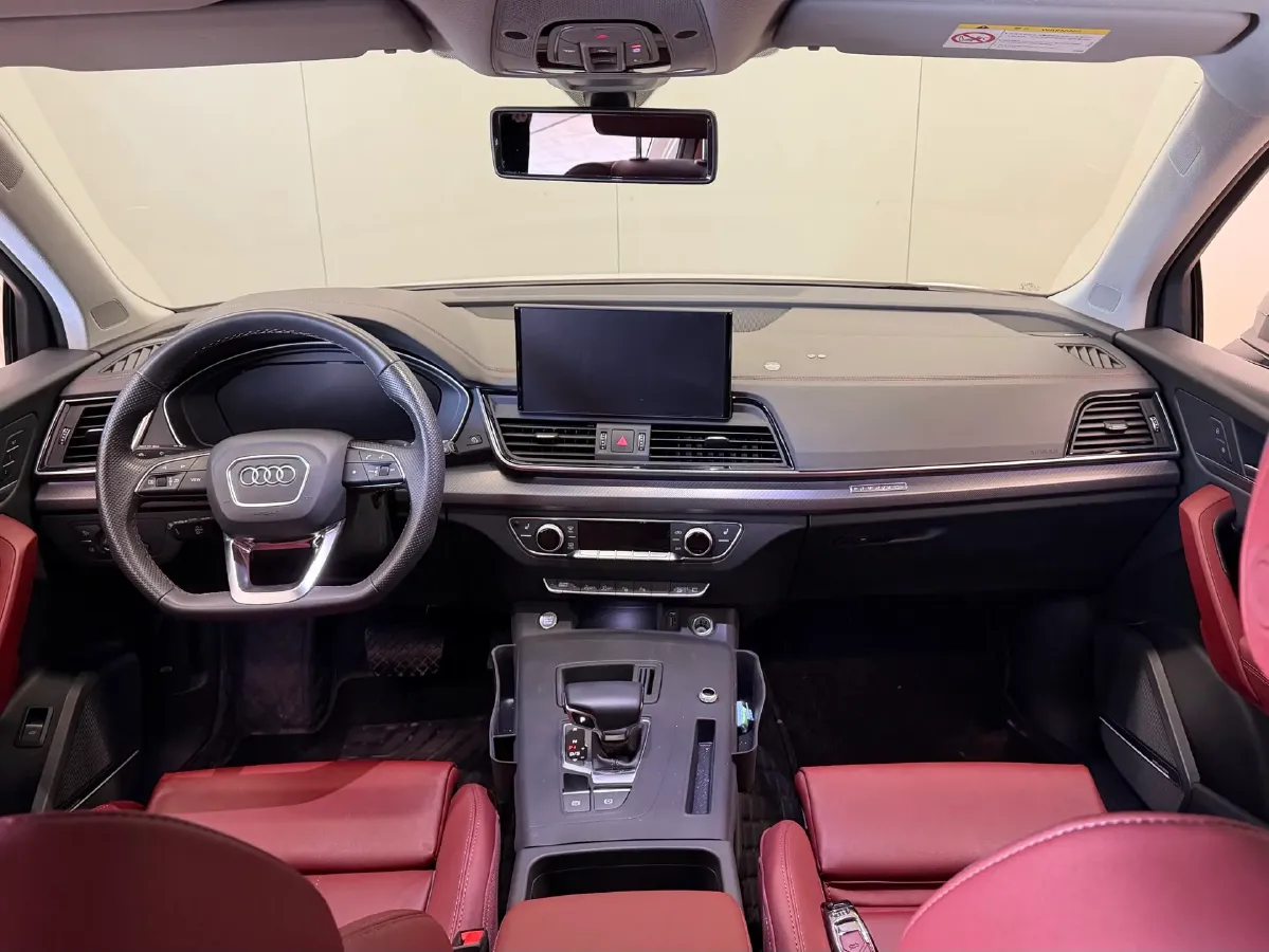 2022 Audi Q5L 2.0T 252HP L4 7DCT,autocango,china used car exporter,china ev exporter,chinese used car exporter,chinese used ev exporter