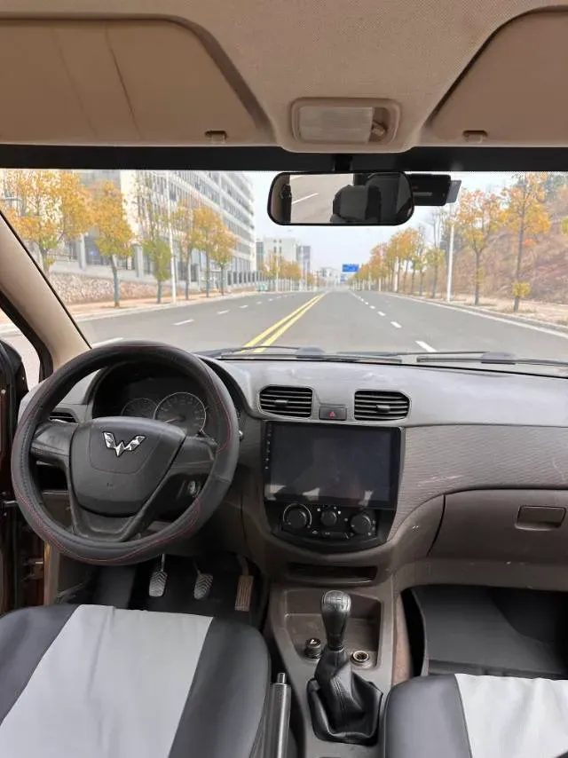 2015 WuLing HongGuang 1.5L 112HP L4 5MT,autocango,china used car exporter,china ev exporter,chinese used car exporter,chinese used ev exporter