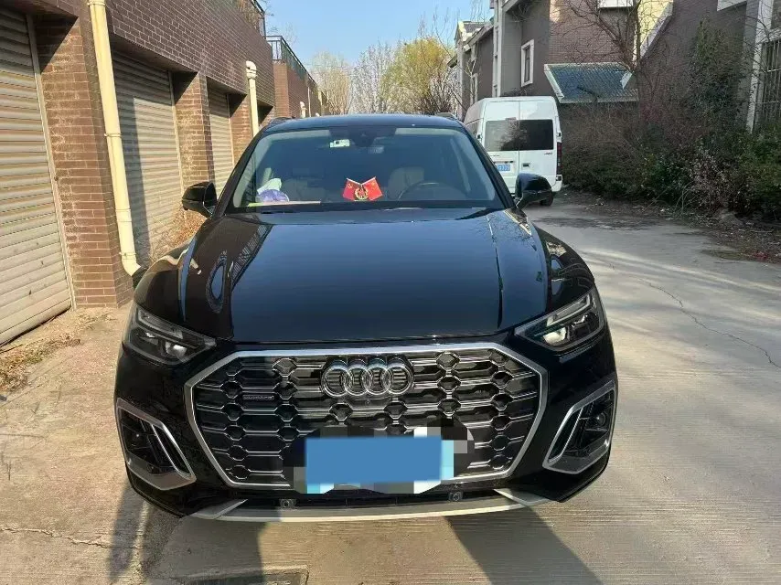 2021 Audi Q5L 2.0T 190HP L4 7DCT,autocango,china used car exporter,china ev exporter,chinese used car exporter,chinese used ev exporter