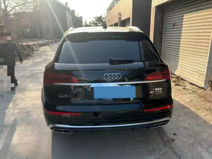 2021 Audi Q5L 2.0T 190HP L4 7DCT,autocango,china used car exporter,china ev exporter,chinese used car exporter,chinese used ev exporter