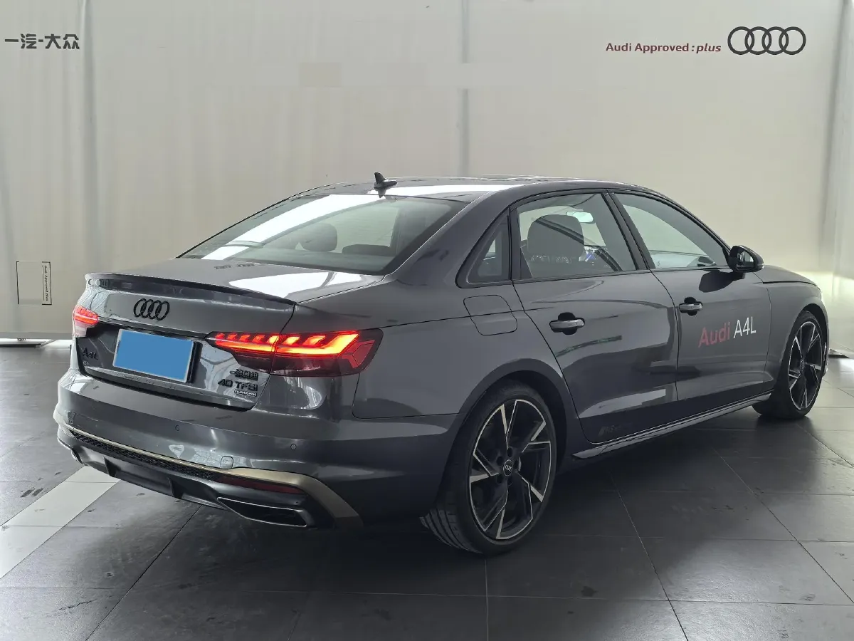 2024 Audi A4L 2.0T 190HP L4 7DCT,autocango,china used car exporter,china ev exporter,chinese used car exporter,chinese used ev exporter