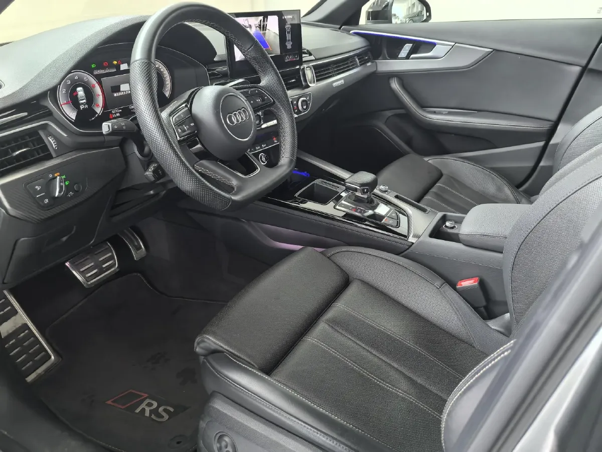 2024 Audi A4L 2.0T 190HP L4 7DCT,autocango,china used car exporter,china ev exporter,chinese used car exporter,chinese used ev exporter