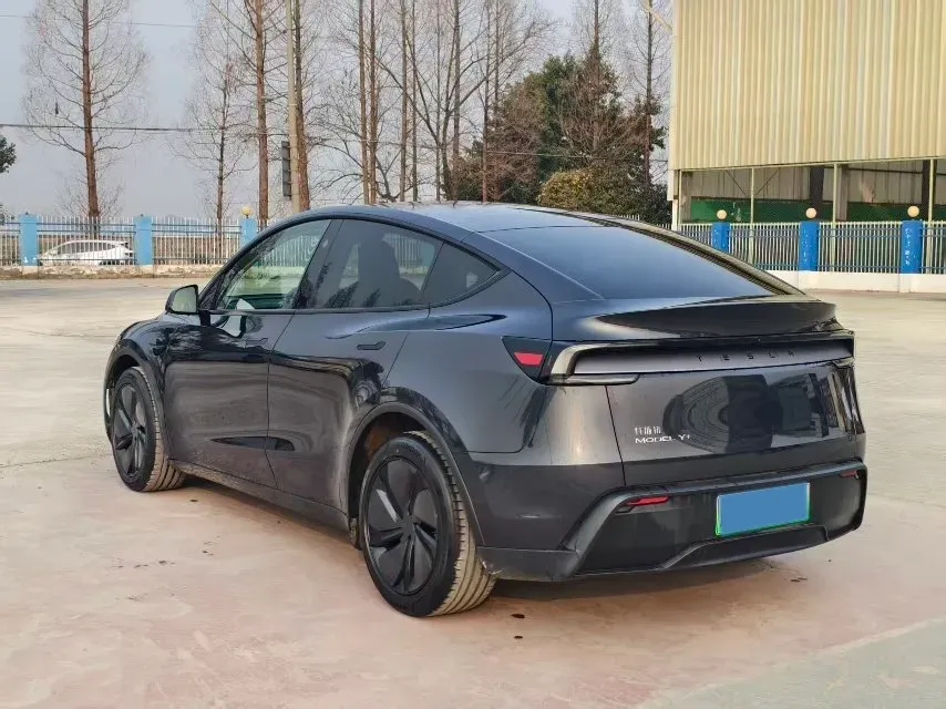 2025 Tesla Model Y BEV 78.4KWH,autocango,china used car exporter,china ev exporter,chinese used car exporter,chinese used ev exporter