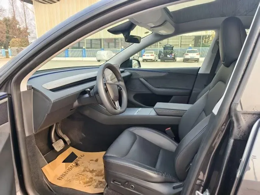 2025 Tesla Model Y BEV 78.4KWH,autocango,china used car exporter,china ev exporter,chinese used car exporter,chinese used ev exporter