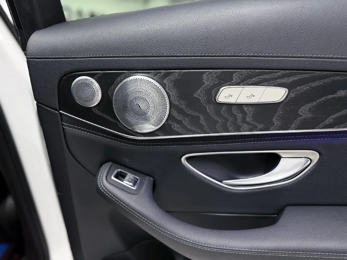 2020 Mercedes-Benz C Class 1.5T 184HP L4 9AT,autocango,china used car exporter,china ev exporter,chinese used car exporter,chinese used ev exporter