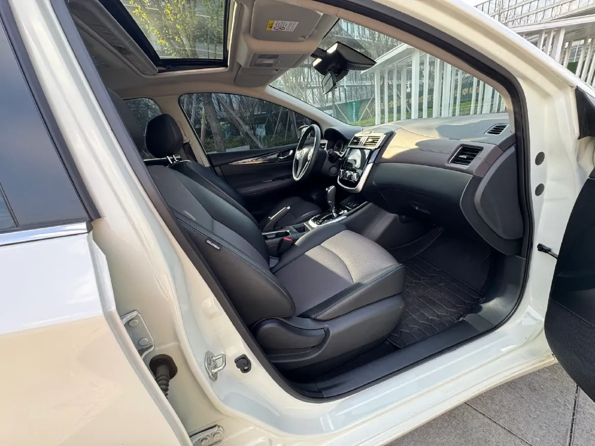 2021 Nissan Tiida 1.6L 122HP L4 CVT,autocango,china used car exporter,china ev exporter,chinese used car exporter,chinese used ev exporter
