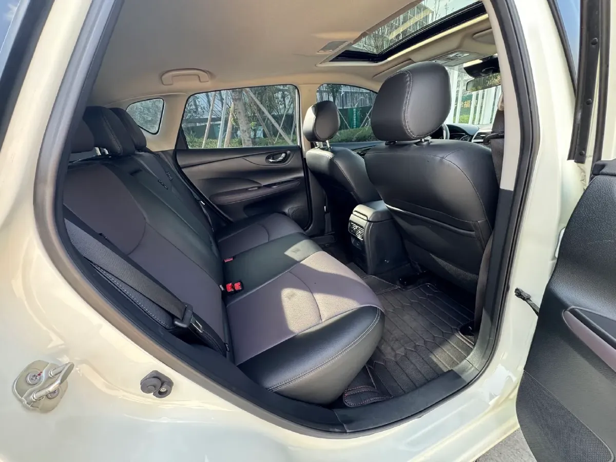 2021 Nissan Tiida 1.6L 122HP L4 CVT,autocango,china used car exporter,china ev exporter,chinese used car exporter,chinese used ev exporter