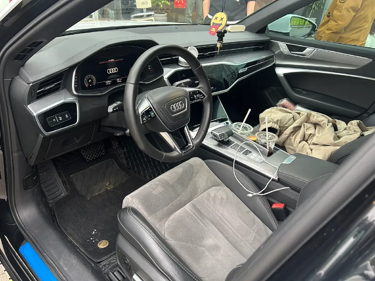 2023 Audi A6L 2.0T 190HP L4 7DCT,autocango,china used car exporter,china ev exporter,chinese used car exporter,chinese used ev exporter