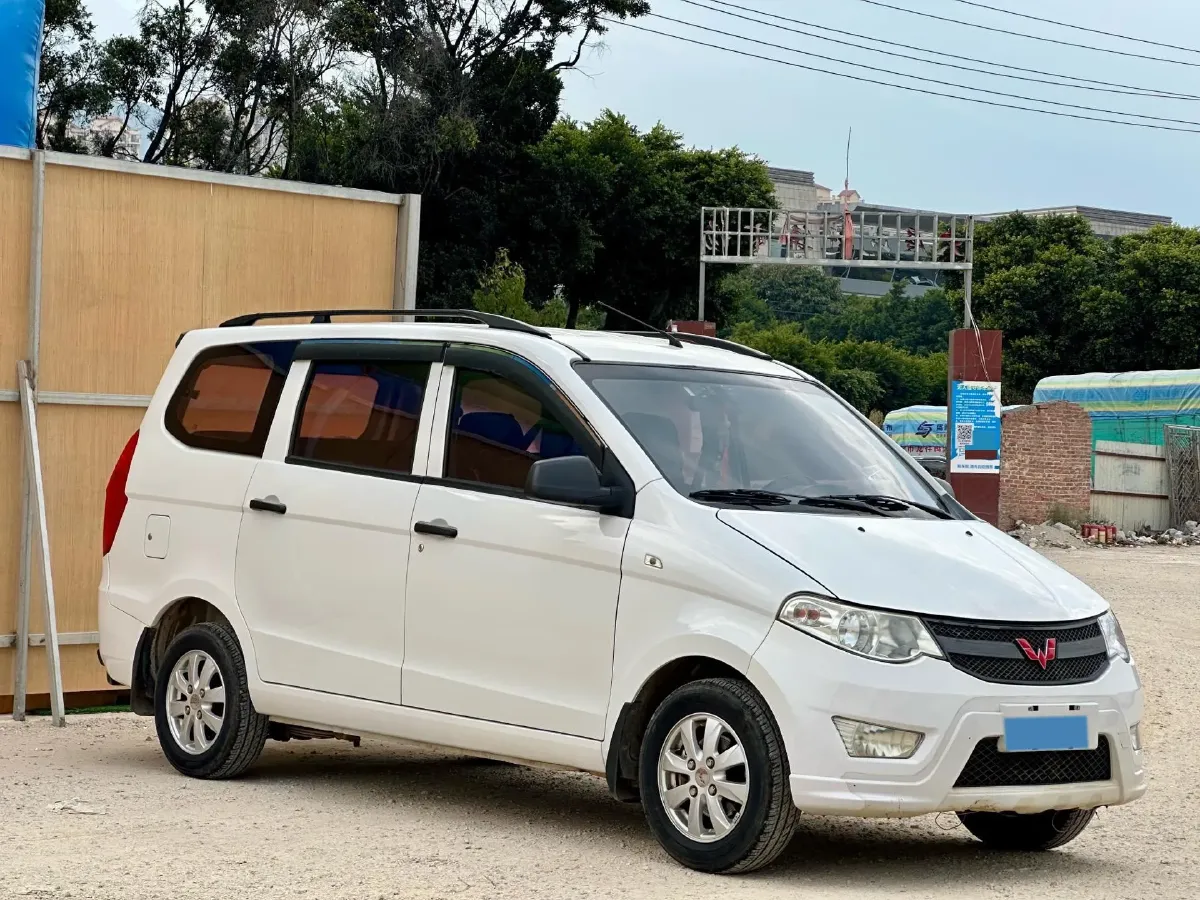 2018 WuLing HongGuang 1.2L 82HP L4 5MT,autocango,china used car exporter,china ev exporter,chinese used car exporter,chinese used ev exporter