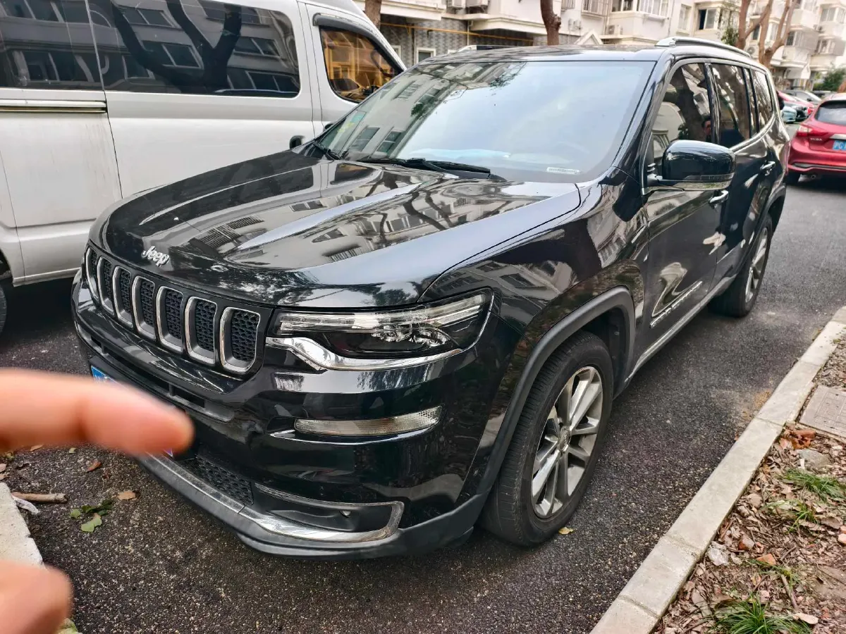 2018 Jeep Grand Commander 2.0T 265HP L4 9AT,autocango,china used car exporter,china ev exporter,chinese used car exporter,chinese used ev exporter