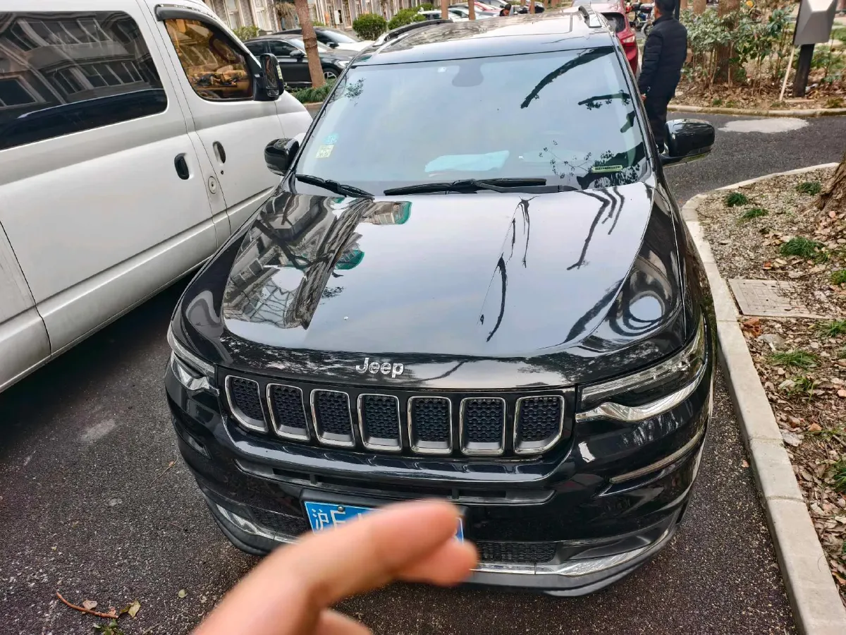 2018 Jeep Grand Commander 2.0T 265HP L4 9AT,autocango,china used car exporter,china ev exporter,chinese used car exporter,chinese used ev exporter