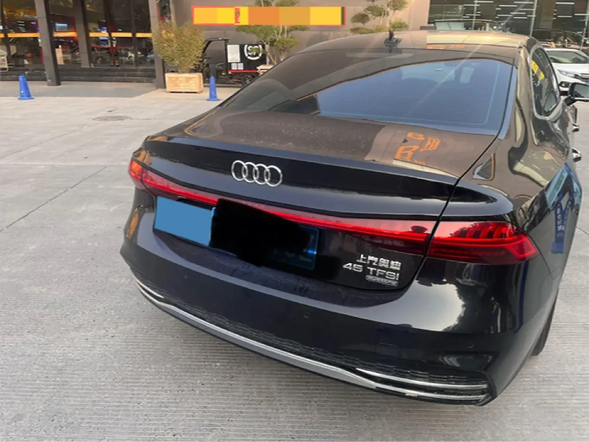 2024 Audi A7L 2.0T 245HP L4 7DCT,autocango,china used car exporter,china ev exporter,chinese used car exporter,chinese used ev exporter