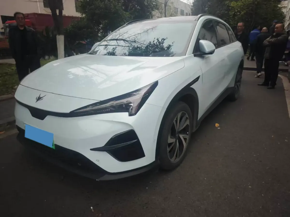 2024 HongQi H5 2.0T 224HP L4 8AT,autocango,china used car exporter,china ev exporter,chinese used car exporter,chinese used ev exporter