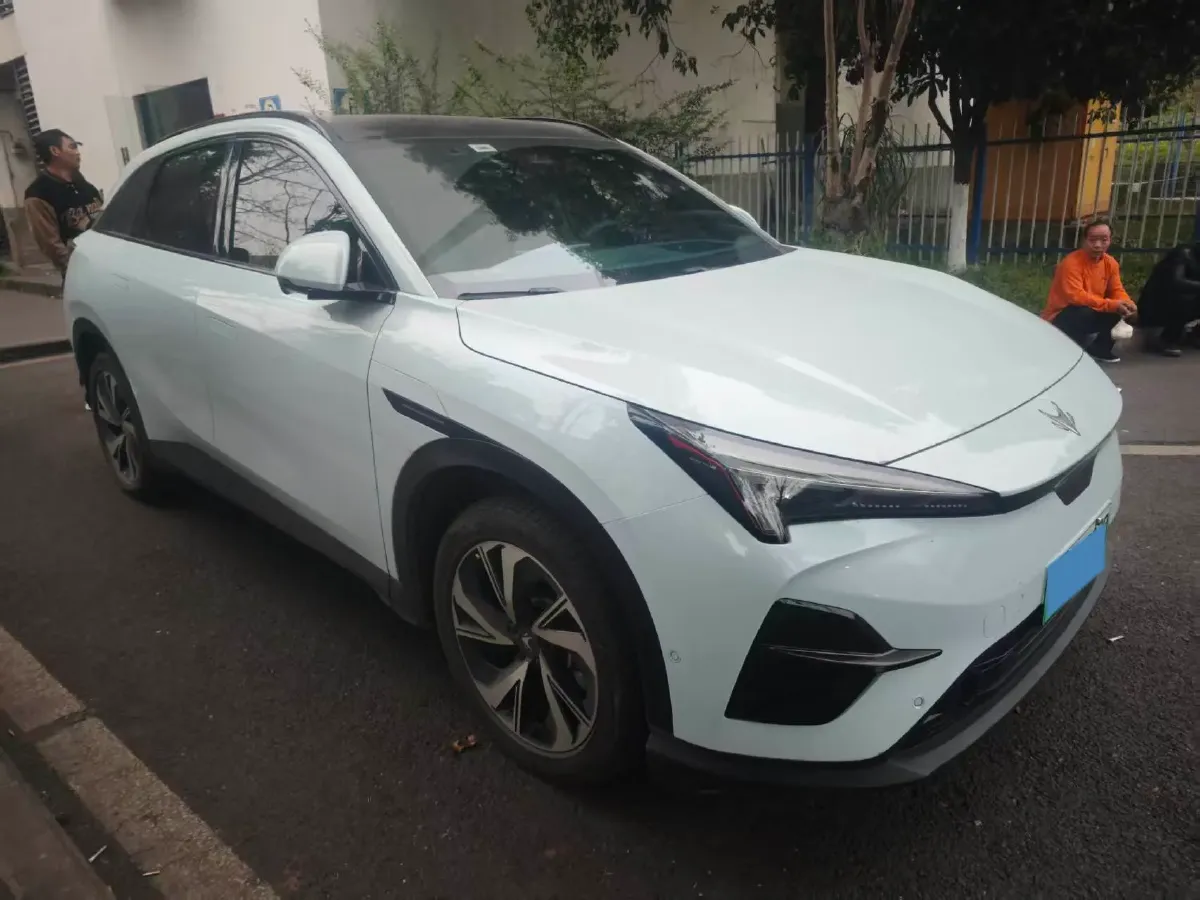 2024 HongQi H5 2.0T 224HP L4 8AT,autocango,china used car exporter,china ev exporter,chinese used car exporter,chinese used ev exporter