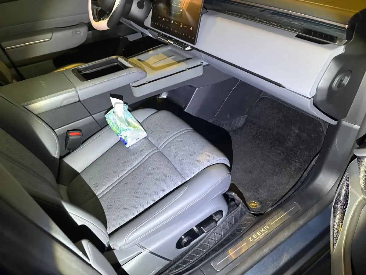 2025 Zeekr 7X BEV 75KWH,autocango,china used car exporter,china ev exporter,chinese used car exporter,chinese used ev exporter