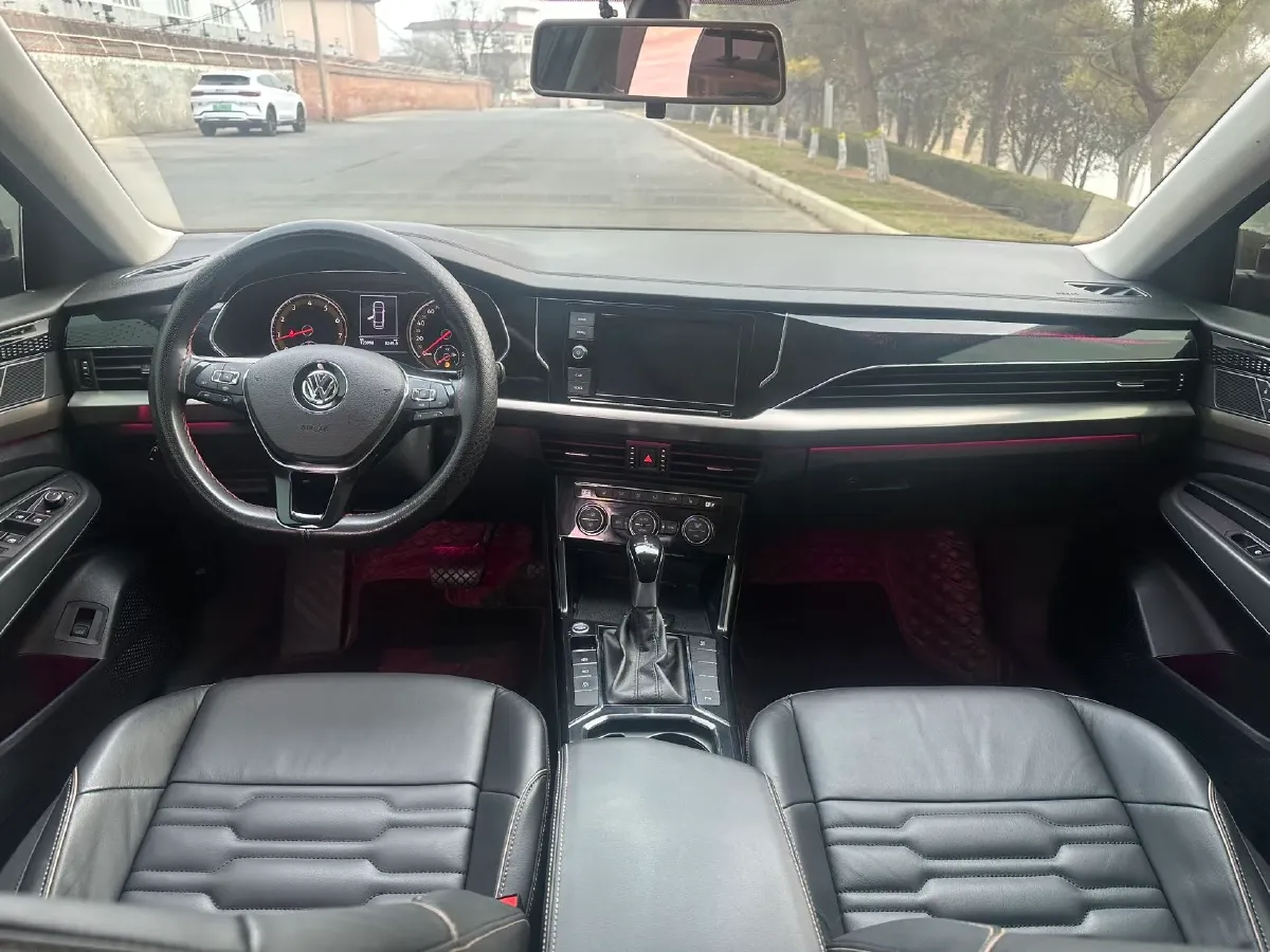 2019 Skoda Kodiak 2.0T 186HP L4 7DCT,autocango,china used car exporter,china ev exporter,chinese used car exporter,chinese used ev exporter