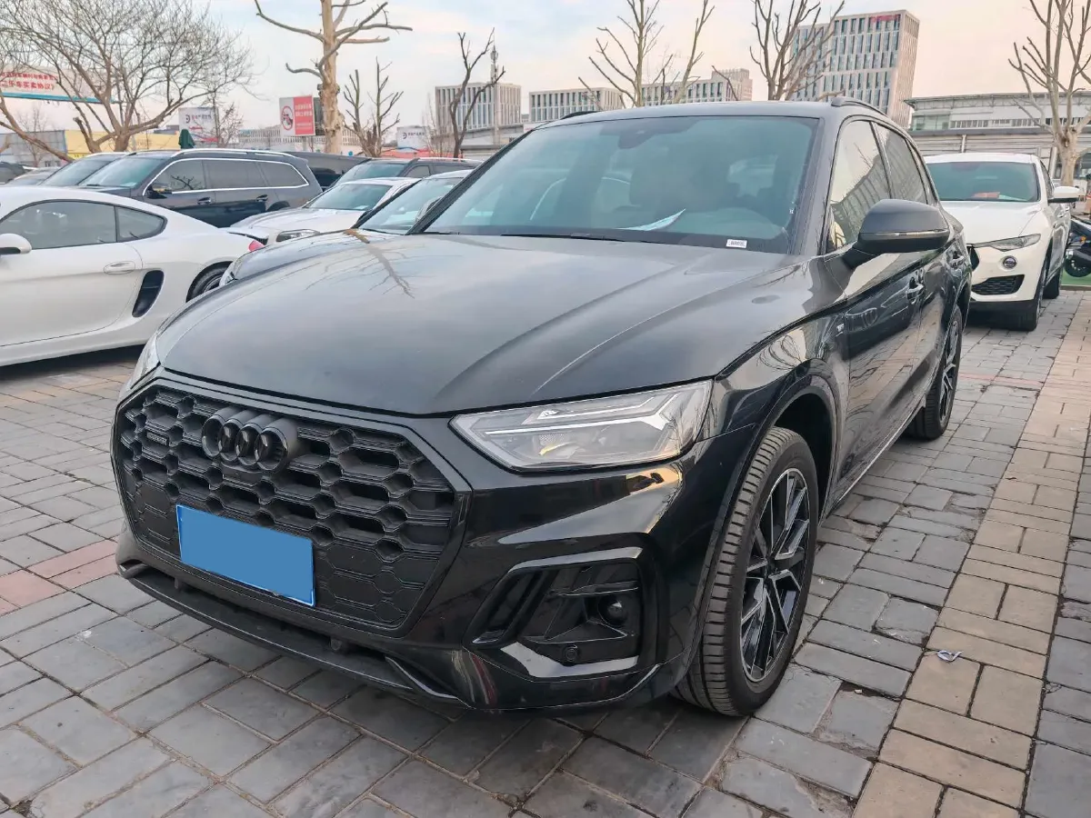 2024 Audi Q5L 2.0T 245HP L4 7DCT,autocango,china used car exporter,china ev exporter,chinese used car exporter,chinese used ev exporter