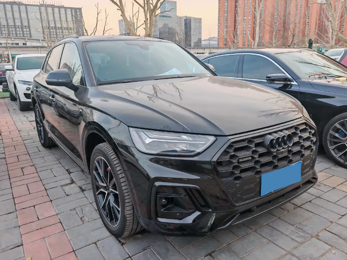 2024 Audi Q5L 2.0T 245HP L4 7DCT,autocango,china used car exporter,china ev exporter,chinese used car exporter,chinese used ev exporter