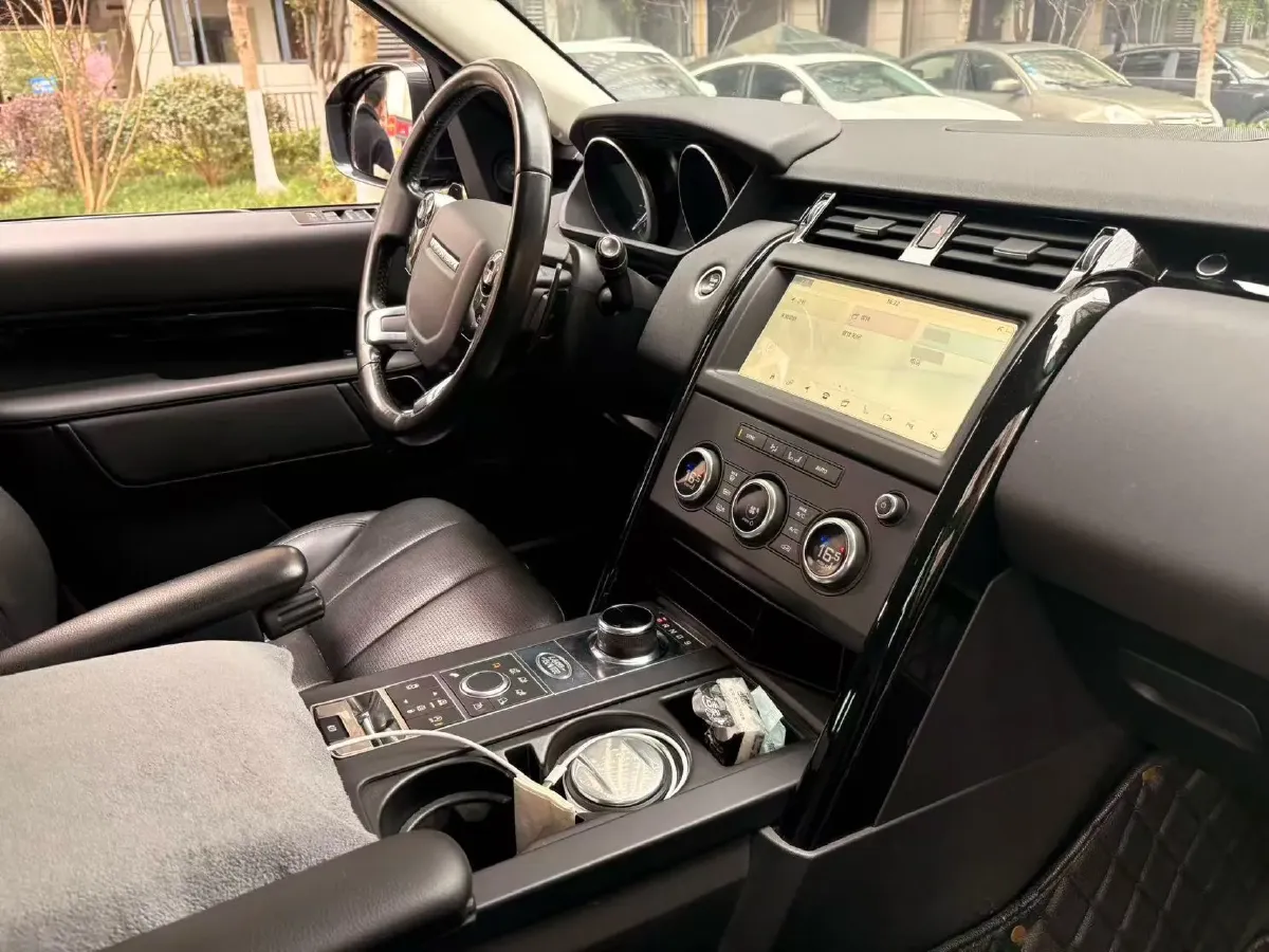 2019 Land Rover Discovery 3.0T 340HP V6 8AT,autocango,china used car exporter,china ev exporter,chinese used car exporter,chinese used ev exporter