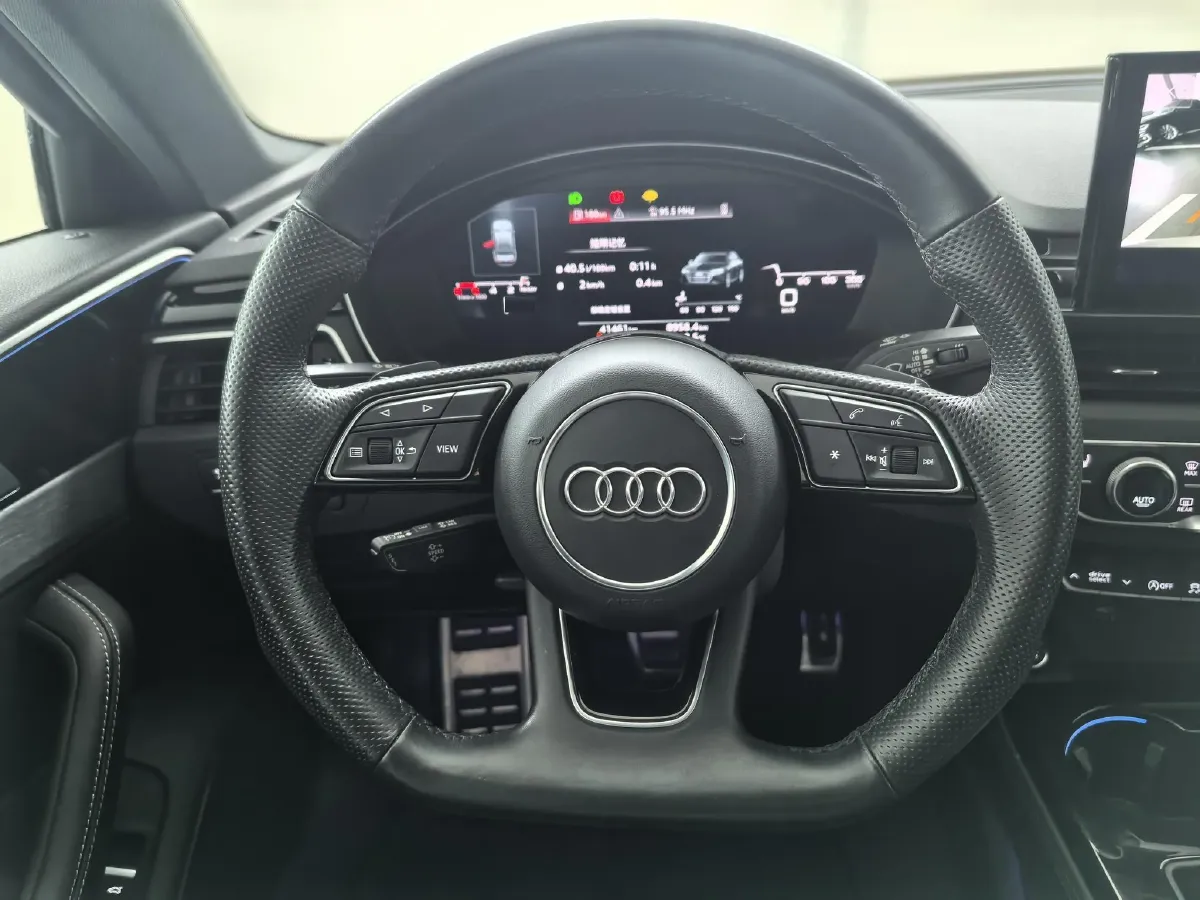 2023 Audi A4L 2.0T 190HP L4 7DCT,autocango,china used car exporter,china ev exporter,chinese used car exporter,chinese used ev exporter