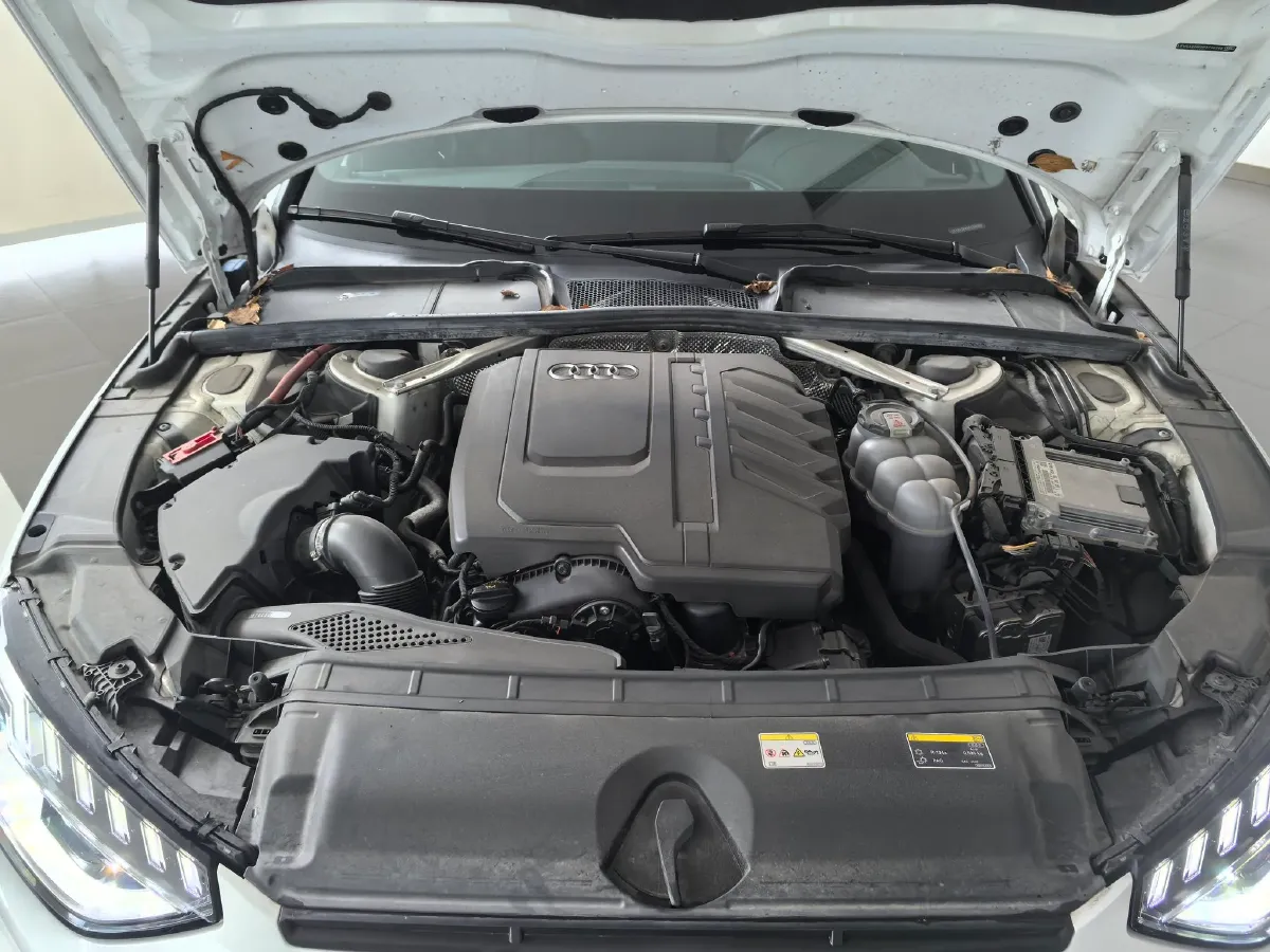 2023 Audi A4L 2.0T 190HP L4 7DCT,autocango,china used car exporter,china ev exporter,chinese used car exporter,chinese used ev exporter