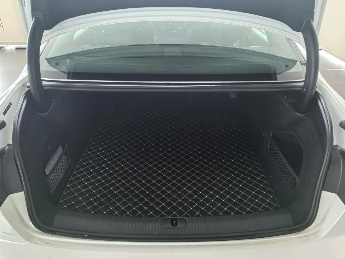 2023 Audi A4L 2.0T 190HP L4 7DCT,autocango,china used car exporter,china ev exporter,chinese used car exporter,chinese used ev exporter