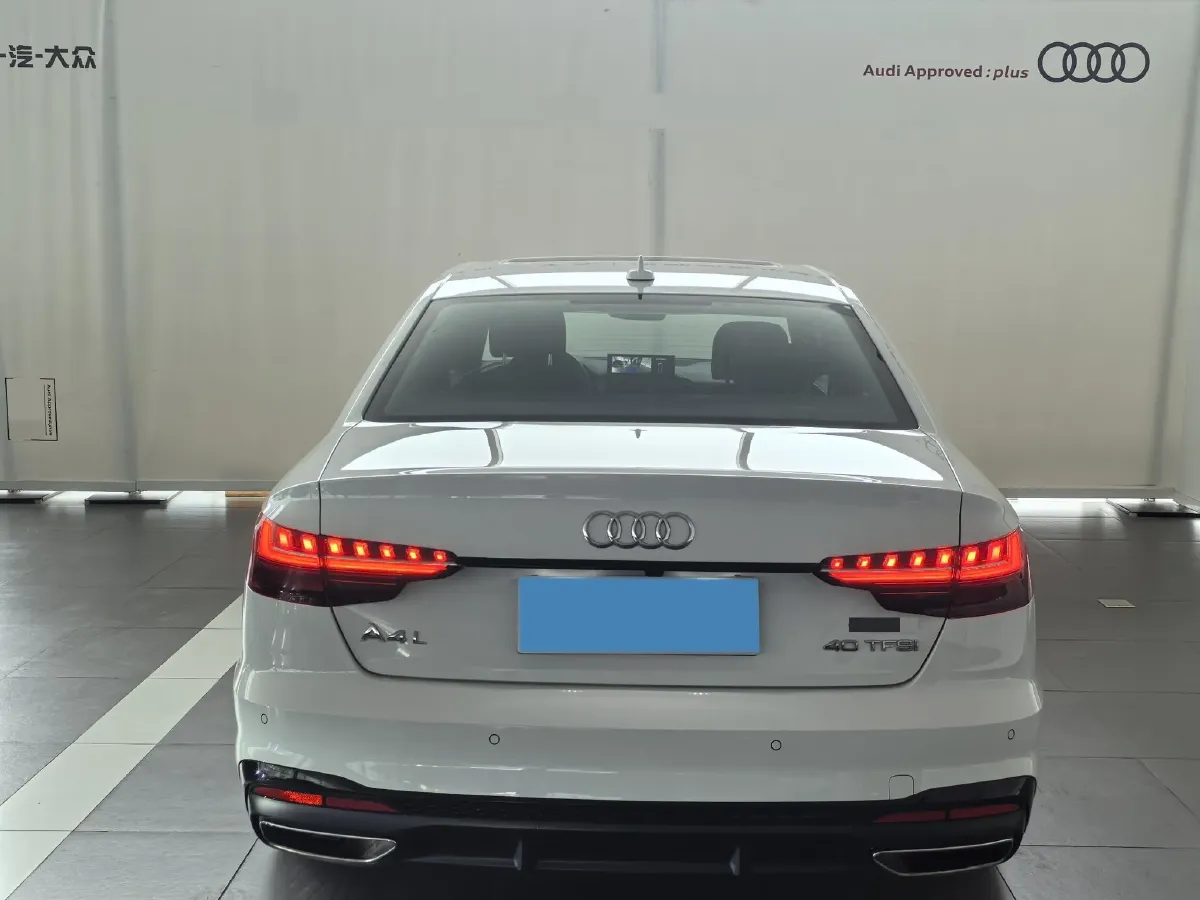 2023 Audi A4L 2.0T 190HP L4 7DCT,autocango,china used car exporter,china ev exporter,chinese used car exporter,chinese used ev exporter