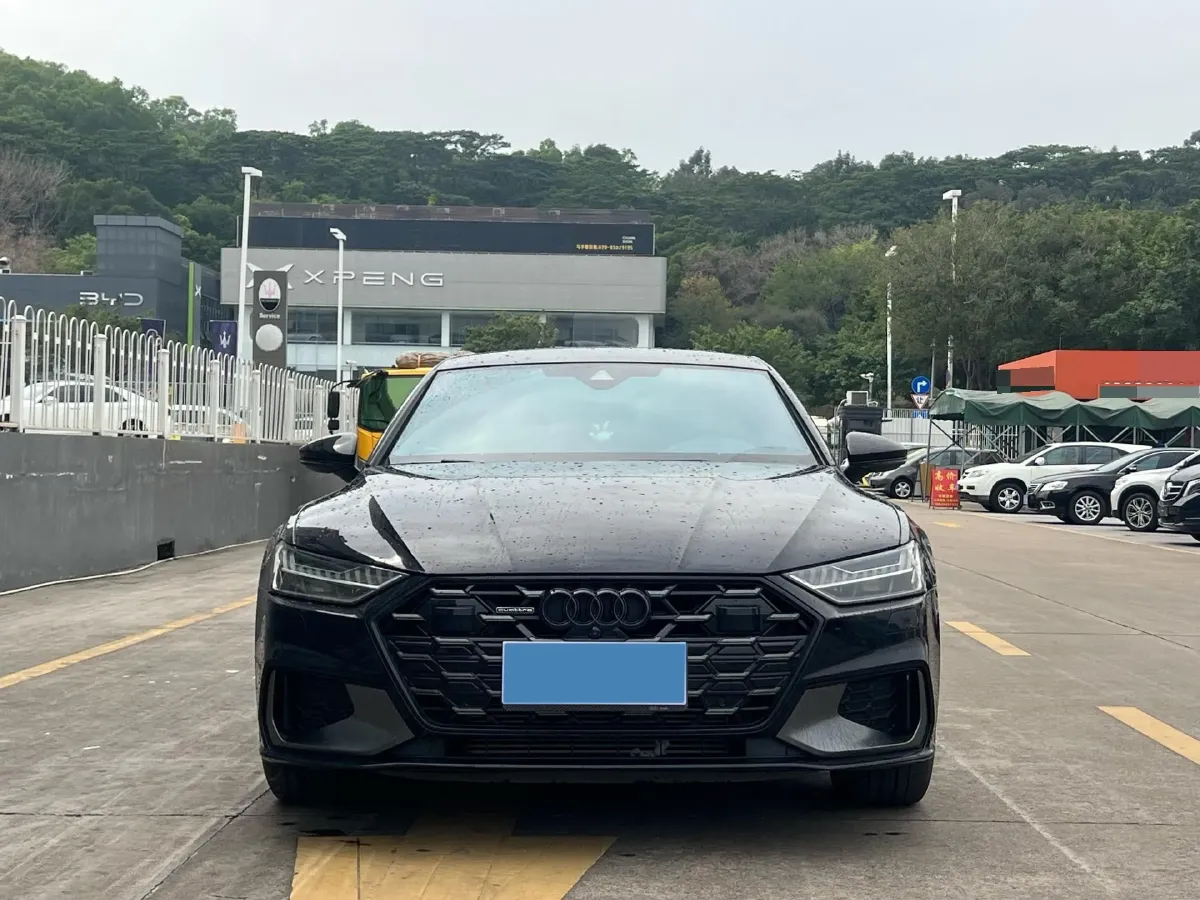2024 Audi A7L 2.0T 245HP L4 7DCT,autocango,china used car exporter,china ev exporter,chinese used car exporter,chinese used ev exporter