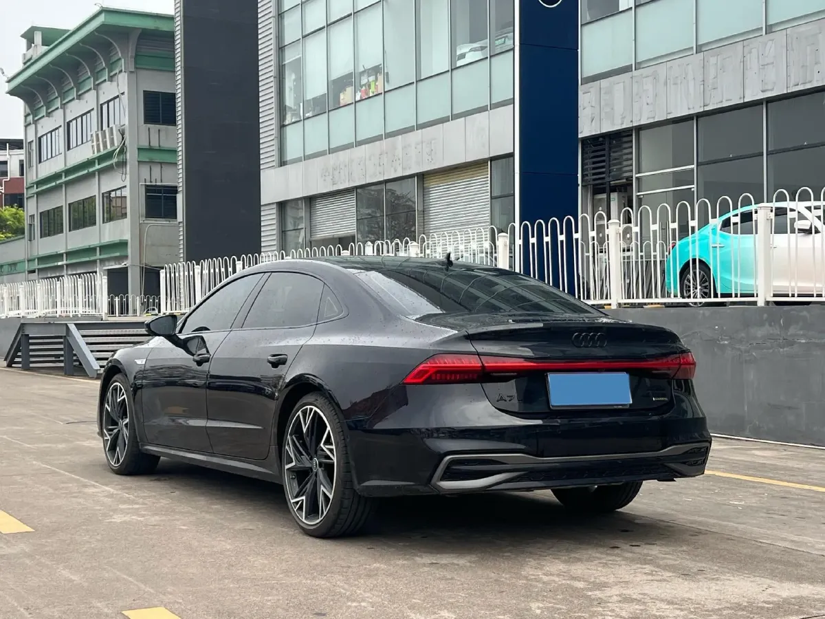 2024 Audi A7L 2.0T 245HP L4 7DCT,autocango,china used car exporter,china ev exporter,chinese used car exporter,chinese used ev exporter