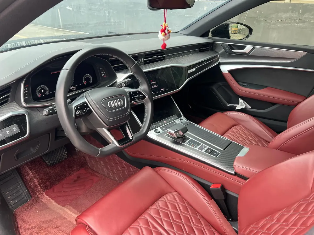 2024 Audi A7L 2.0T 245HP L4 7DCT,autocango,china used car exporter,china ev exporter,chinese used car exporter,chinese used ev exporter