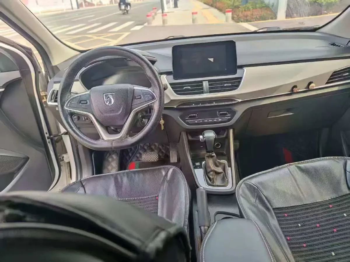 2019 BaoJun 360 1.5L 105HP L4 CVT,autocango,china used car exporter,china ev exporter,chinese used car exporter,chinese used ev exporter