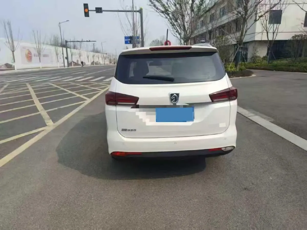 2019 BaoJun 360 1.5L 105HP L4 CVT,autocango,china used car exporter,china ev exporter,chinese used car exporter,chinese used ev exporter