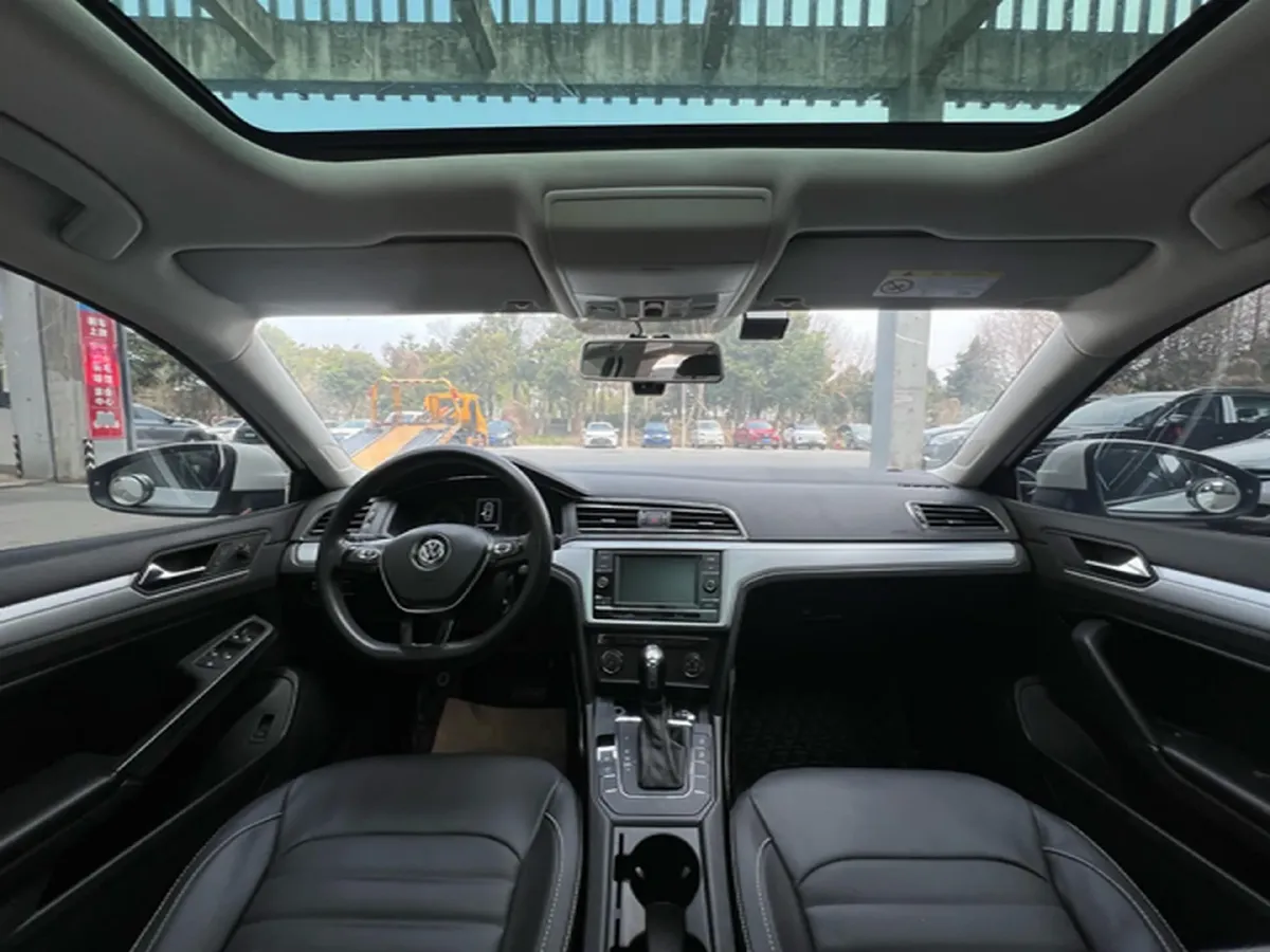 2019 Volkswagen T-Cross 1.4T 150HP L4 7DCT,autocango,china used car exporter,china ev exporter,chinese used car exporter,chinese used ev exporter