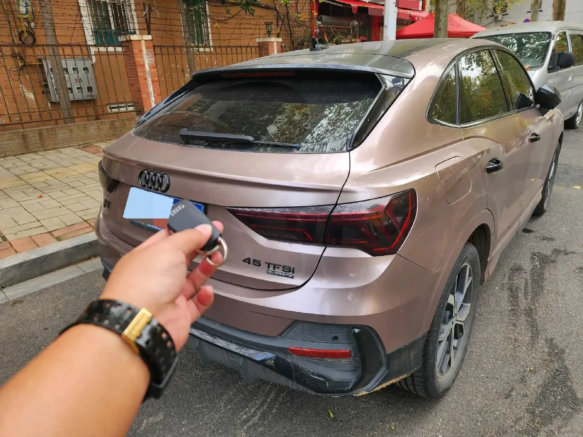 2020 Audi Q3 Sportback 2.0T 186HP L4 7DCT,autocango,china used car exporter,china ev exporter,chinese used car exporter,chinese used ev exporter
