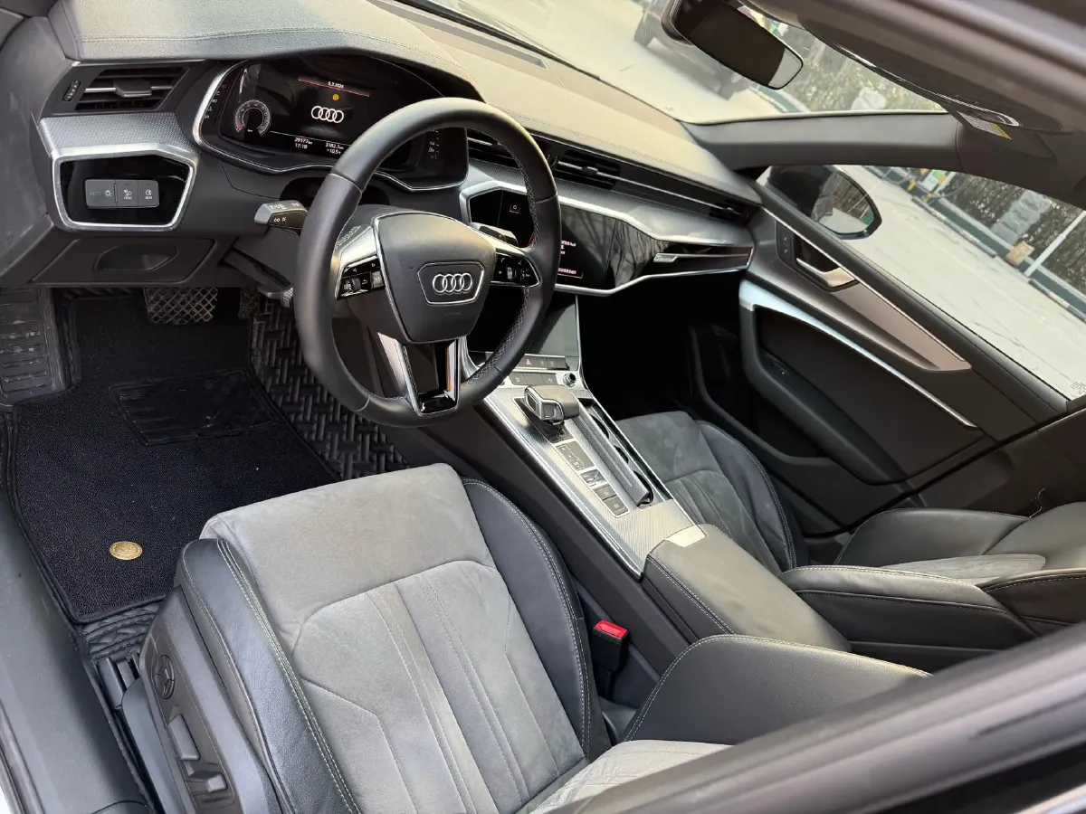 2021 Audi A6L 2.0T 190HP L4 7DCT,autocango,china used car exporter,china ev exporter,chinese used car exporter,chinese used ev exporter