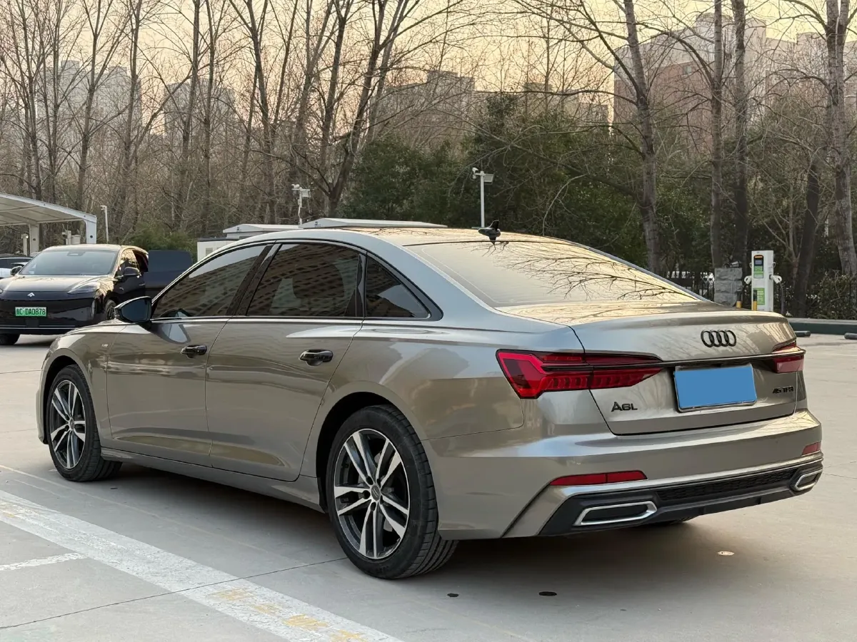 2021 Audi A6L 2.0T 190HP L4 7DCT,autocango,china used car exporter,china ev exporter,chinese used car exporter,chinese used ev exporter