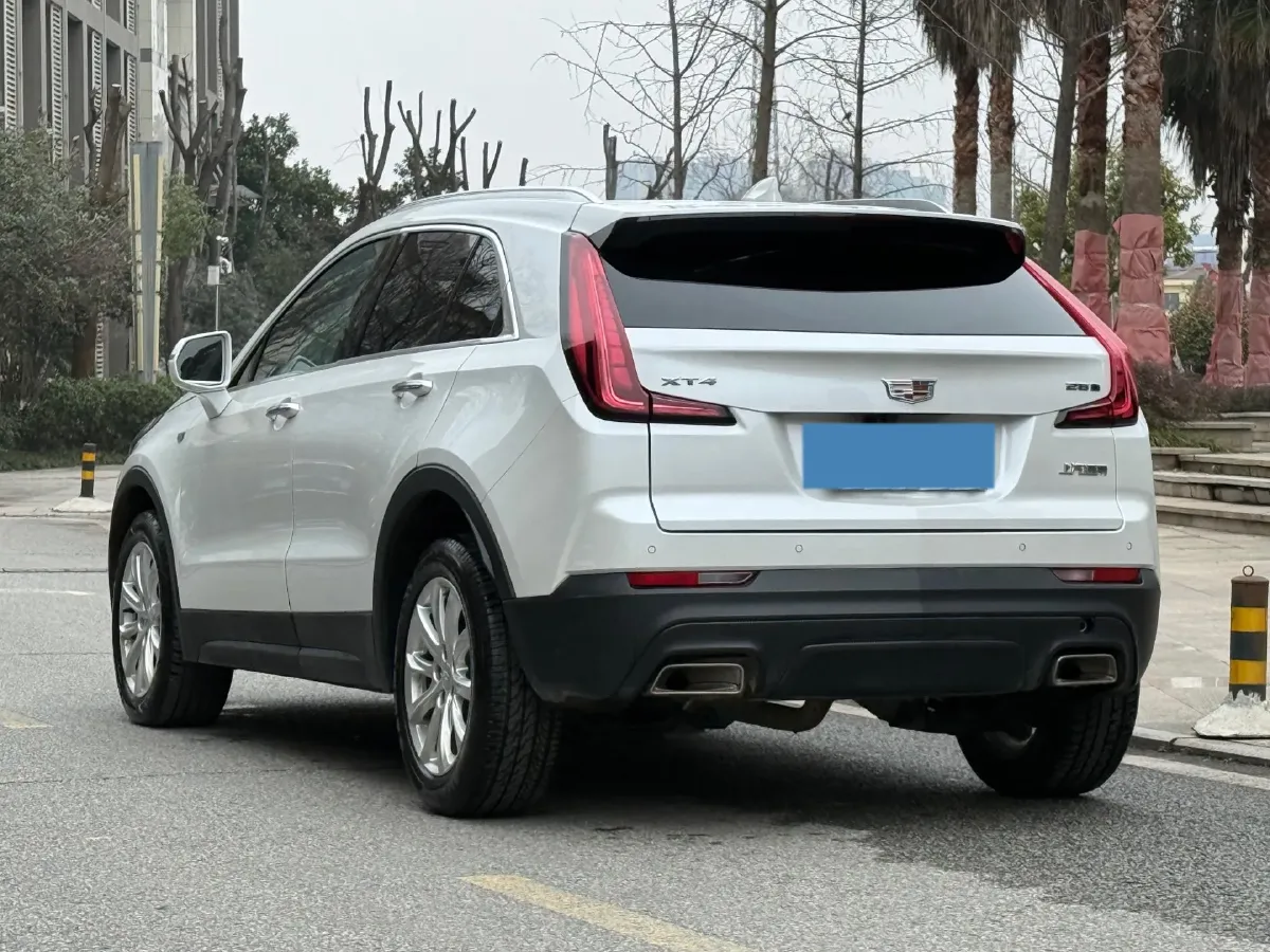 2021 Cadillac XT4 2.0T 237HP L4 9AT,autocango,china used car exporter,china ev exporter,chinese used car exporter,chinese used ev exporter