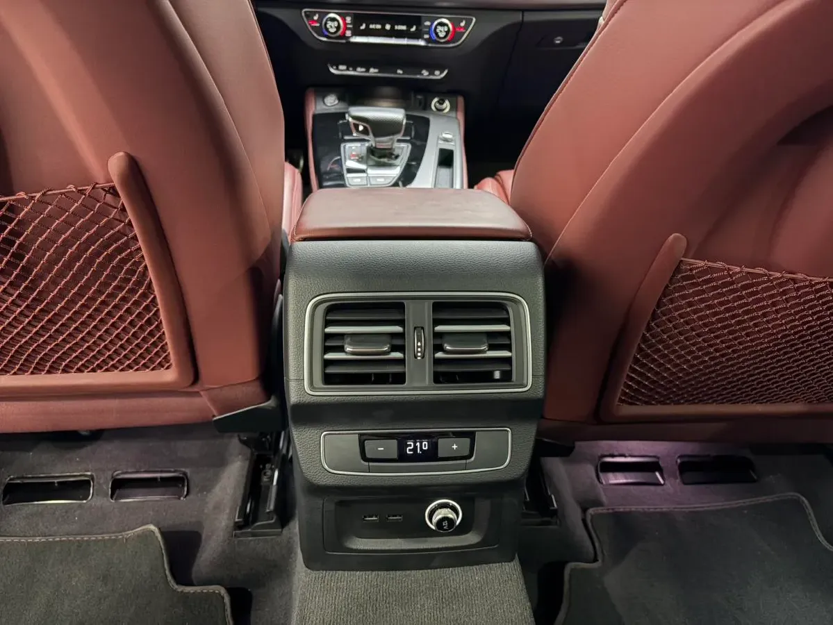 2024 Audi Q5L 2.0T 245HP L4 7DCT,autocango,china used car exporter,china ev exporter,chinese used car exporter,chinese used ev exporter